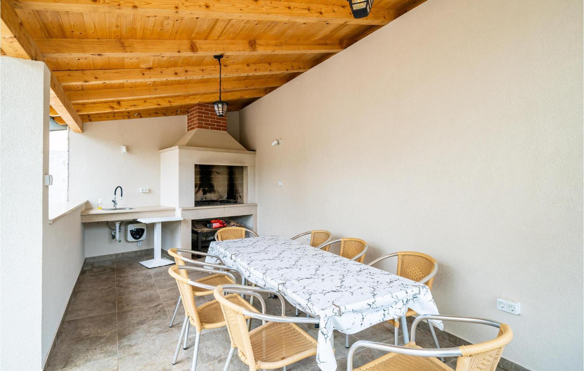 Nice Apartment In Dubrovnik With Kitchen Ngoại thất bức ảnh