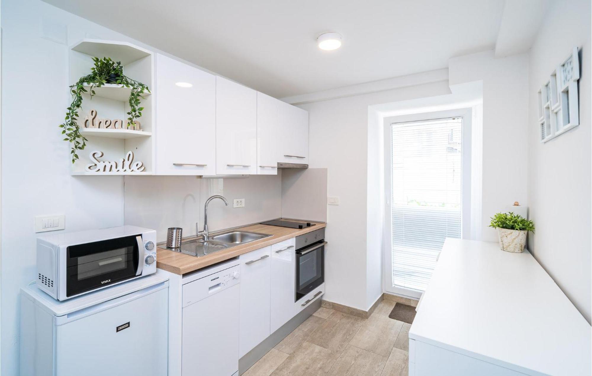 Nice Apartment In Dubrovnik With Kitchen Ngoại thất bức ảnh
